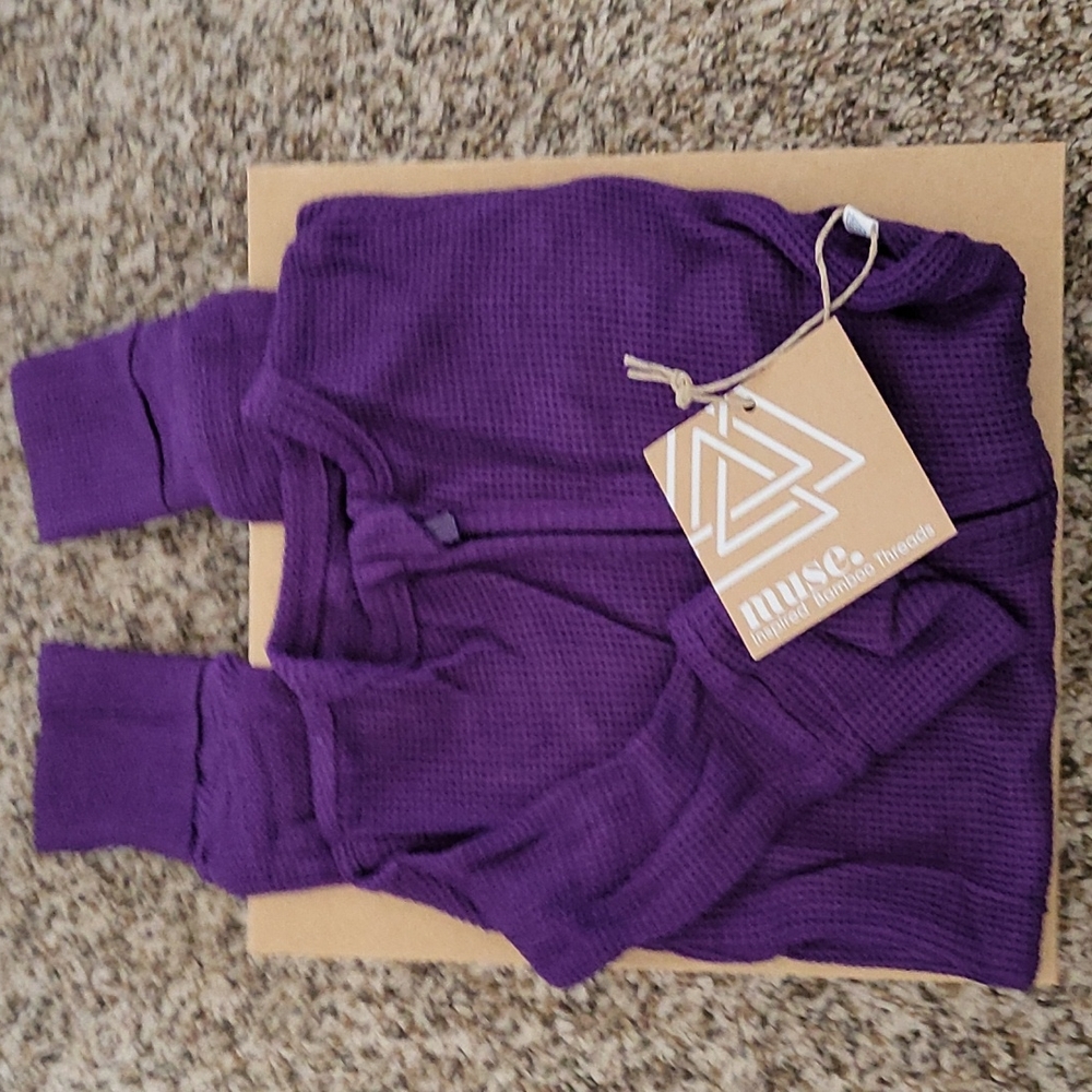 BNWT Muse Threads bamboo footie